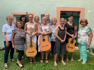 Musikwerkstatt für Gitarre im Schloss Bad Fischau-Brunn veranstaltet vom Forum Bad Fischau-Brunn, geleitet von Elfriede Schröck, 2019